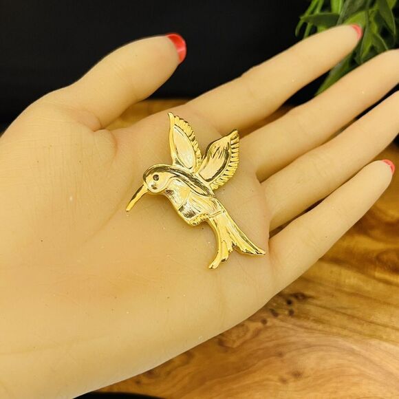 Vintage AAI Signed Gold Tone Textured Hummingbird Brooch 4095 - Picture 3 of 13
